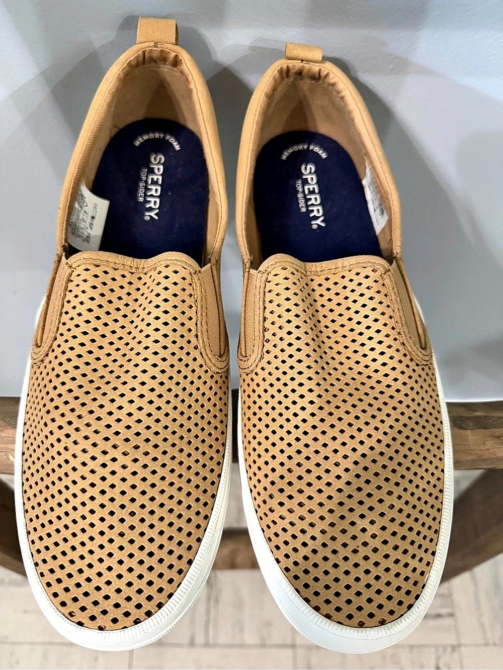 Women’s Sperry Bahama II Sneaker Perforated Slip-On Tan & White US 10